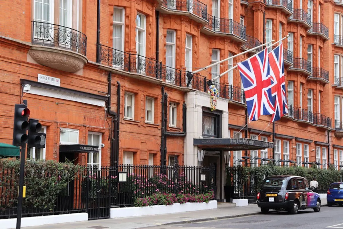 Mayfair London Review: What It Is, Features, Safety, and Alternatives